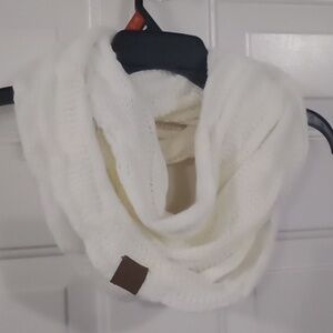 Women's CC Cable Knitted Infinity Ivory Scarf